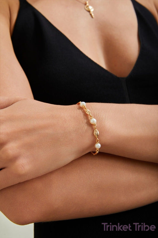 Vintage Royal-Inspired Pearl Bracelet